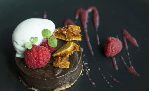 Cucina Locale Revolving Restaurant - Travel Agents 11