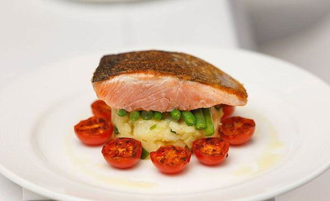 Cucina Locale Revolving Restaurant - Travel Agents 8