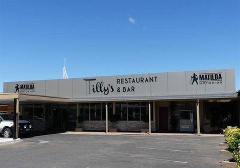 Tilly's Restaurant & Bar - Cruises Travel 4