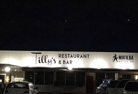 Tilly's Restaurant & Bar - Cruises Travel 7
