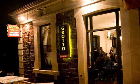 Grotto On Edward - Travel Agents 1