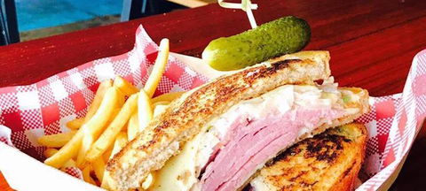 Drift Bar And Restaurant - Cruises Travel 3