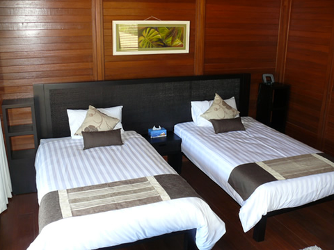 Highlander Tavern, Restaurant & Bar - Travel Agents 4