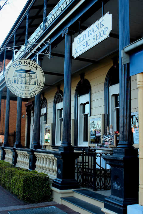 Old Bank Restaurant & Bar - Cruises Travel 3