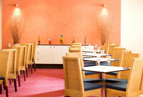 Aqua Restaurant & Bar - Travel Agents 0