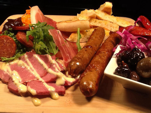SSS BBQ Barns Tamworth - Cruises Travel 2