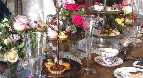 Worn-Out-Wares Cafe - Tourism Guide 6