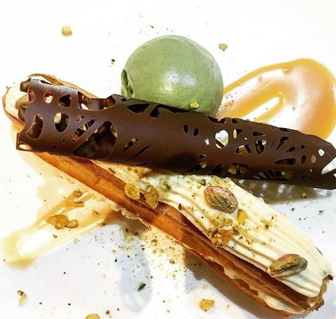 A La Bouffe Bar & Bistro - Tourism Guide 9
