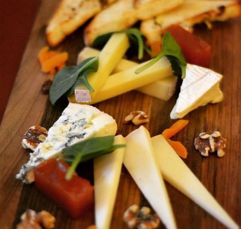 A La Bouffe Bar & Bistro - Tourism Guide 5