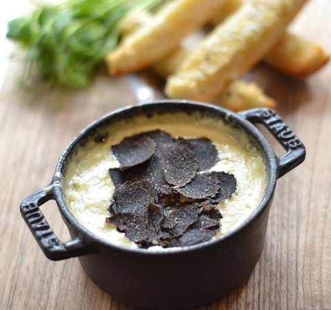 A La Bouffe Bar & Bistro - Tourism Guide 8