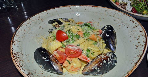 Rose Garden West Dubbo Thai Restaurant - Cruises Travel 16