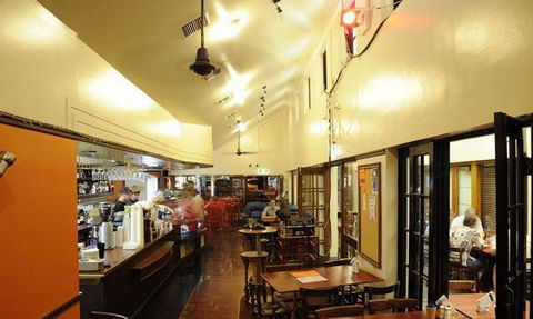 Signatures Restaurant - Cruises Travel 3