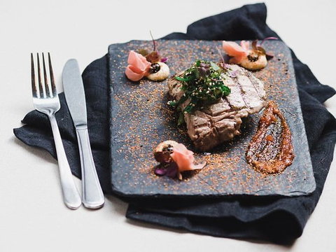 Slate Restaurant Bar - Tourism Guide 0