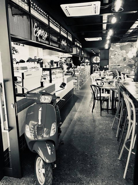 Est Ovest - Tourism Guide 6