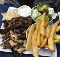 Nik's BBQ On the Lake - Cruises Travel