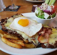 Willunga Hotel - Tourism Guide