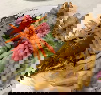 Bb's Cafe - Tourism Guide