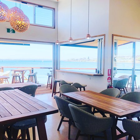 Oyster HQ - Travel Search 0