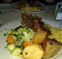 Queens Arms Hotel Riccardo's Seafood and Steakhouse - Cruises Travel