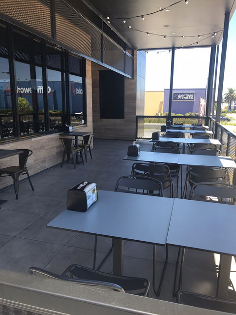 Carl's Jr - Travel Agents 6