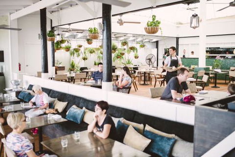 Nu Nu Restaurant - Travel Agents 0