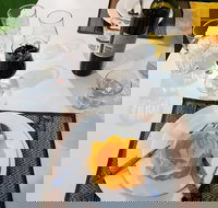 Dee's Vintage Thai Restaurant - Travel Agents