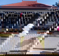 Urban Paddock Cafe - Travel Agents