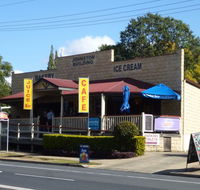 Aratula Cafe and Ice Creamery - Cruises Travel
