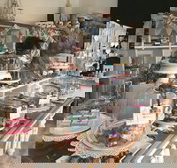 The Hungry Hummingbird - Travel Search