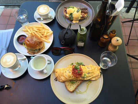 Square & Compass - Tourism Guide 0