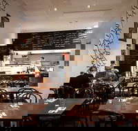 Waiters Restaurant - Italian Waiters Club - Travel Search