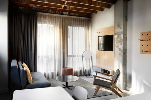 Veriu Broadway - Travel Search 12