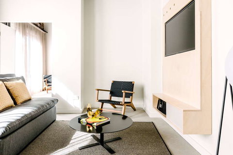 Veriu Broadway - Travel Search 13