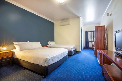 Atherton Hotel - Tourism Guide 8