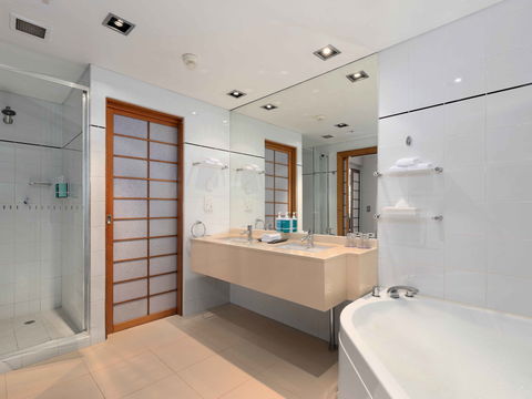 Novotel Sydney On Darling Harbour - Cruises Travel 13