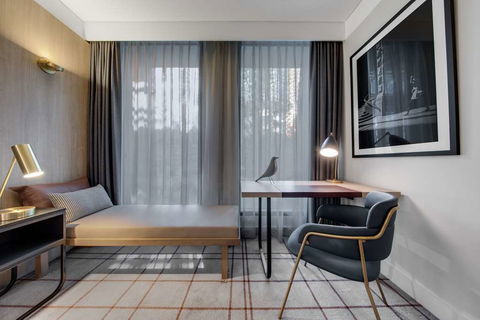Vibe Hotel Sydney Darling Harbour - Cruises Travel 4
