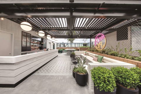 Vibe Hotel Sydney Darling Harbour - Cruises Travel 10