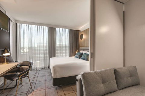 Vibe Hotel Sydney Darling Harbour - Cruises Travel 11