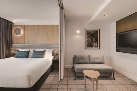 Vibe Hotel Sydney Darling Harbour - Cruises Travel 13