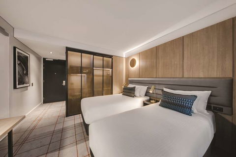 Vibe Hotel Sydney Darling Harbour - Cruises Travel 17