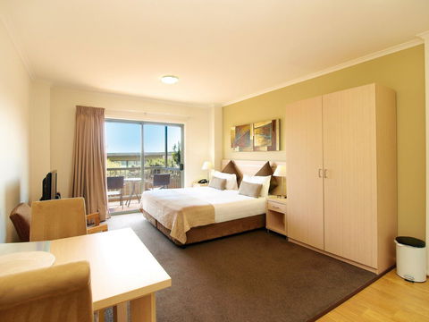 Oaks Goldsbrough Apartment Hotel - Cruises Travel 1