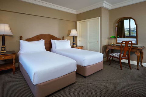 The Stamford Plaza Brisbane - Cruises Travel 3