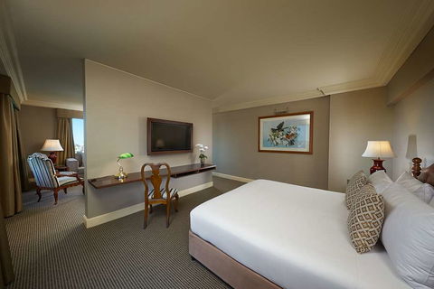The Stamford Plaza Brisbane - Cruises Travel 12
