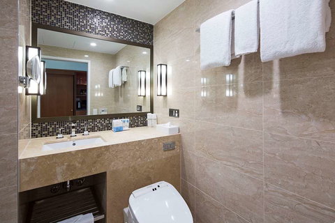 Royal on the Park - Travel Search 6