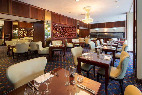 Royal on the Park - Travel Search 10