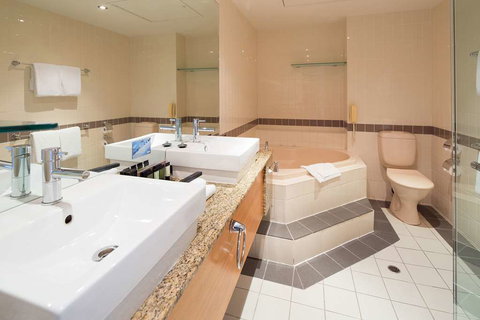 Royal on the Park - Travel Search 12