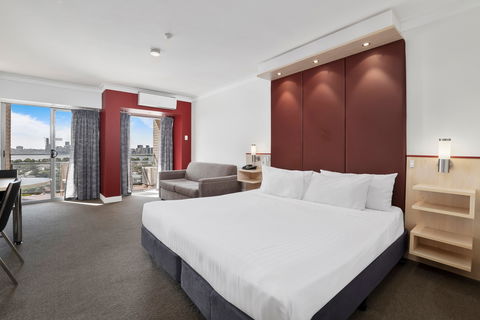 Metro Hotel Perth, South Perth - Cruises Travel 6