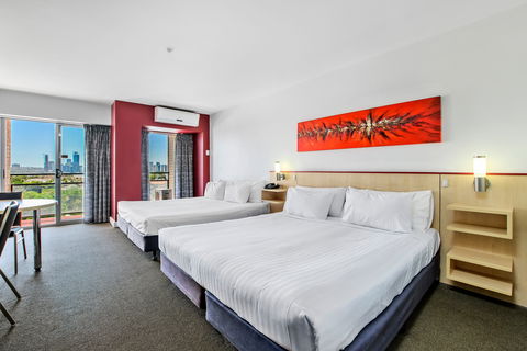 Metro Hotel Perth, South Perth - Cruises Travel 8
