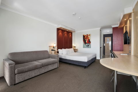 Metro Hotel Perth, South Perth - Cruises Travel 12