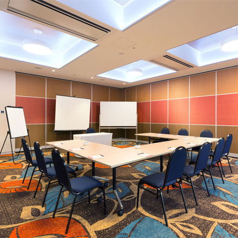 The Calamvale Hotel - Travel Agents 5